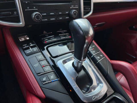 2018 Porsche Cayenne Platinum Edition