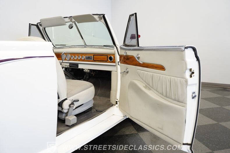 1947 Ford Deluxe