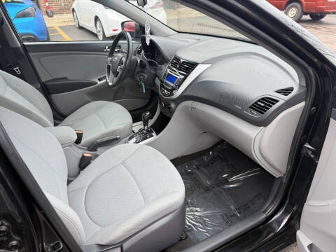 2014 Hyundai Accent SE