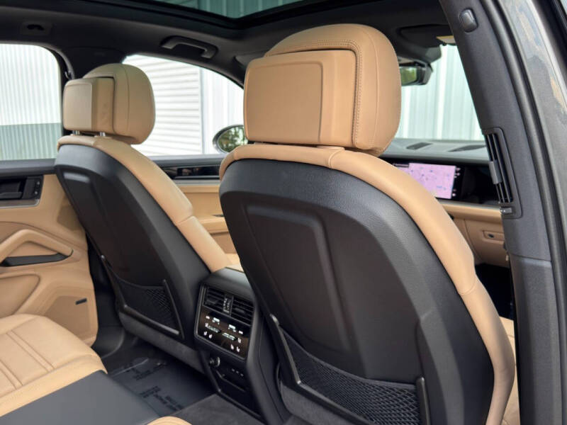 2024 Porsche Cayenne