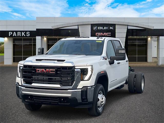 2026 GMC Sierra 3500 Chassis Cab Pro's photo
