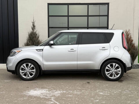 2016 Kia Soul +
