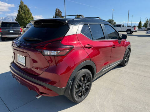 2022 Nissan Kicks SR