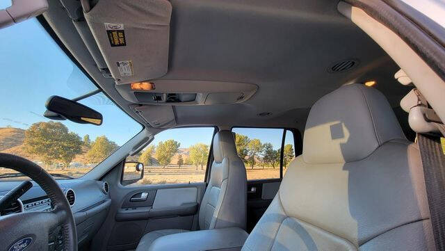 2004 Ford Expedition XLT