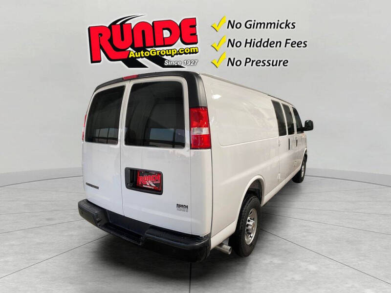 2025 Chevrolet Express 3500