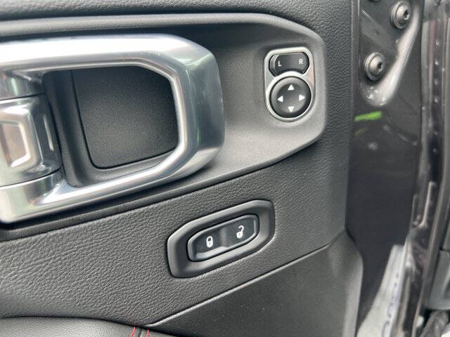 2026 Jeep Gladiator Shadow Ops