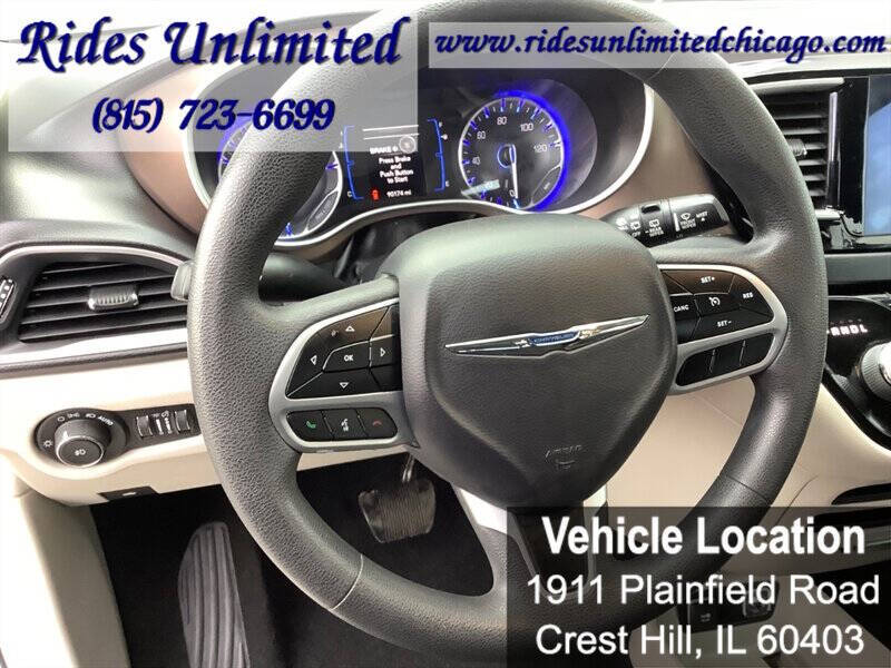 2017 Chrysler Pacifica Touring-L