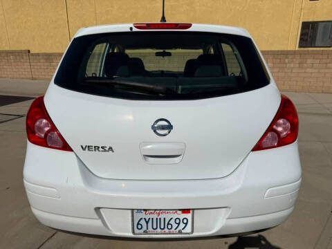 2011 Nissan Versa 1.8 S