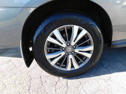 2017 Nissan Pathfinder SV