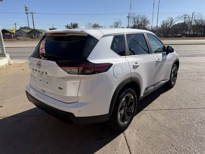 2024 Nissan Rogue SV