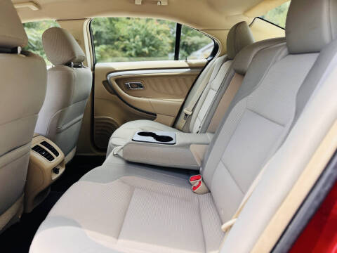 2015 Ford Taurus SEL