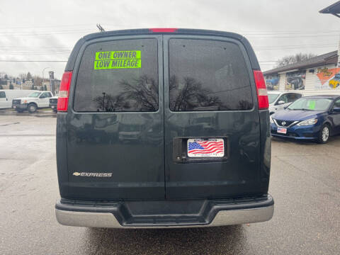 2017 Chevrolet Express LT 3500