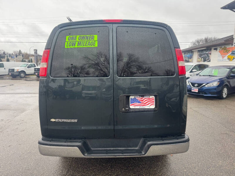 2017 Chevrolet Express LT 3500