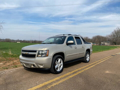 2007 Chevrolet Avalanche for sale at Tennessee Valley Wholesale Autos LLC in Huntsville AL