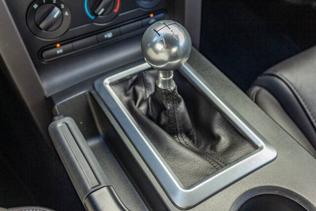 2008 Ford Mustang 18