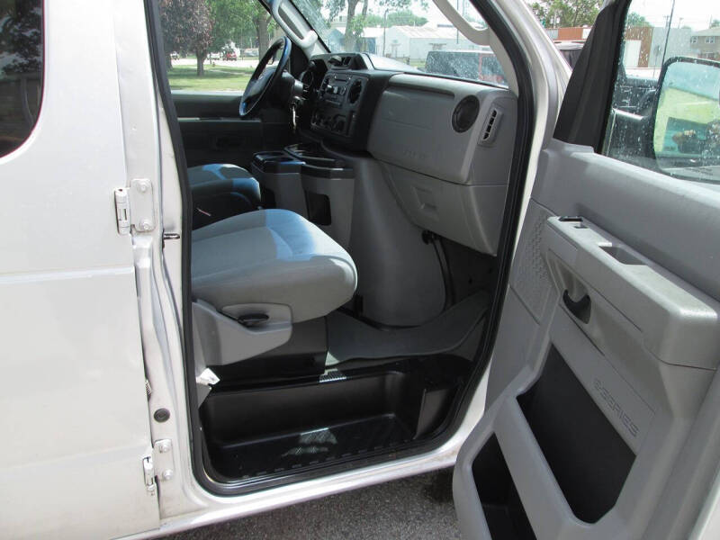 2010 Ford E-Series E-350 SD XLT