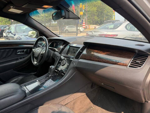 2015 Ford Taurus Limited