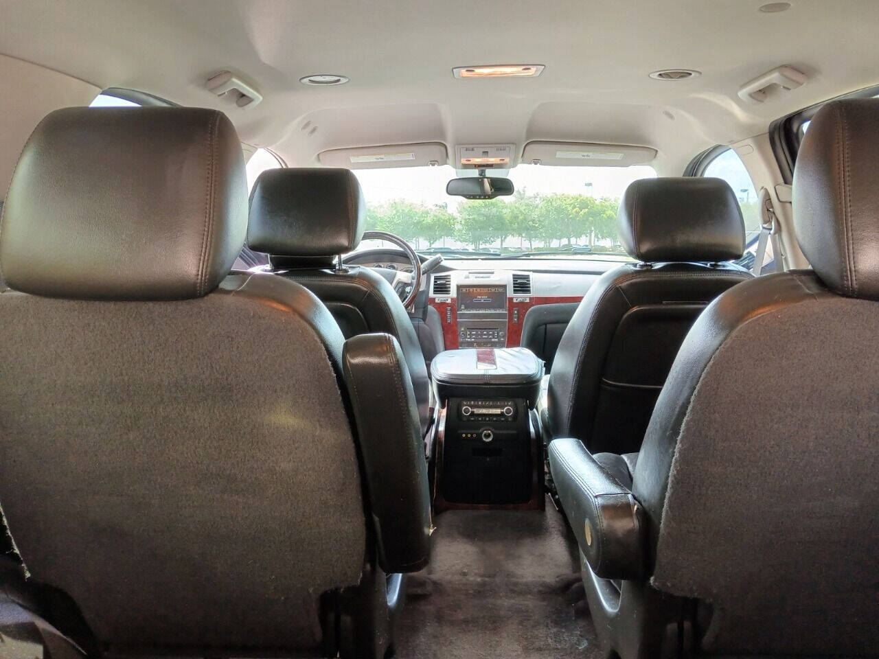 2011 Cadillac Escalade SUV / Crossover - $10,950
