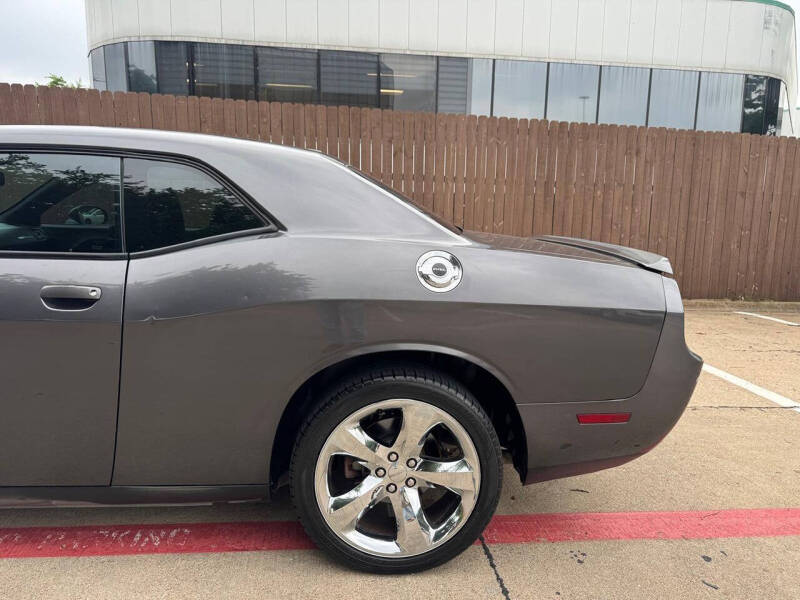 2014 Dodge Challenger SXT Plus