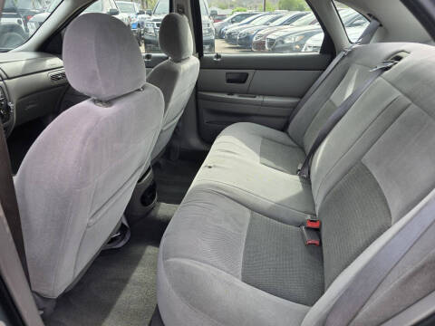 2006 Ford Taurus SE