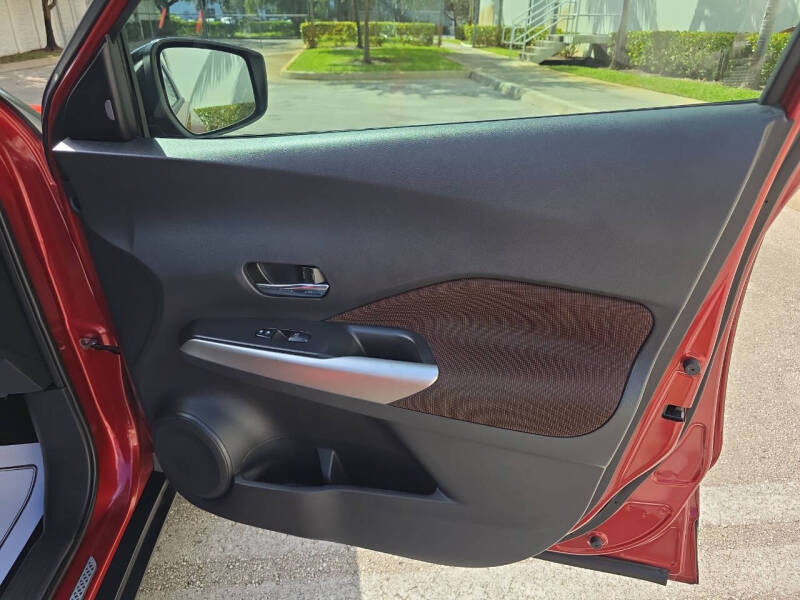 2018 Nissan Kicks SR