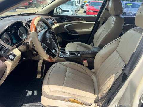 2012 Buick Regal Premium 1