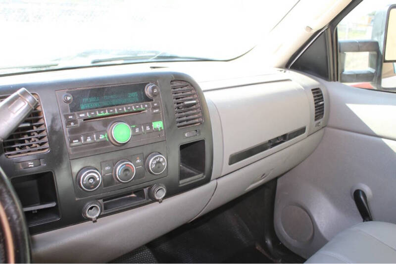 2009 Chevrolet Silverado 3500 Work Truck photo 11