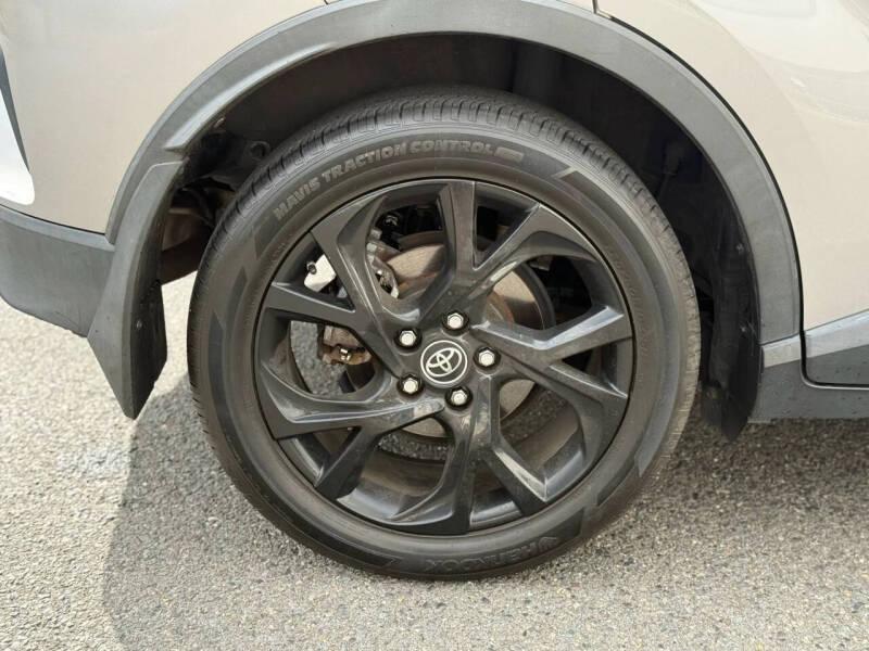 2018 Toyota C-HR XLE Premium