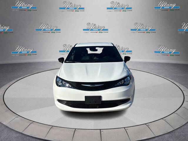 2026 Chrysler Voyager LX