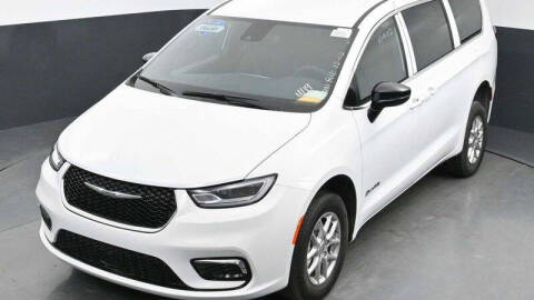 2024 Chrysler Pacifica Touring