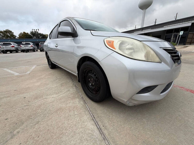 2014 Nissan Versa 1.6 S