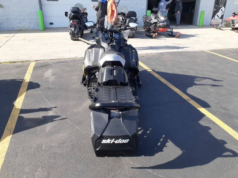 2024 Ski-Doo Renegade® Adrenaline®