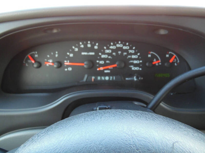 2004 Ford E-Series E-250