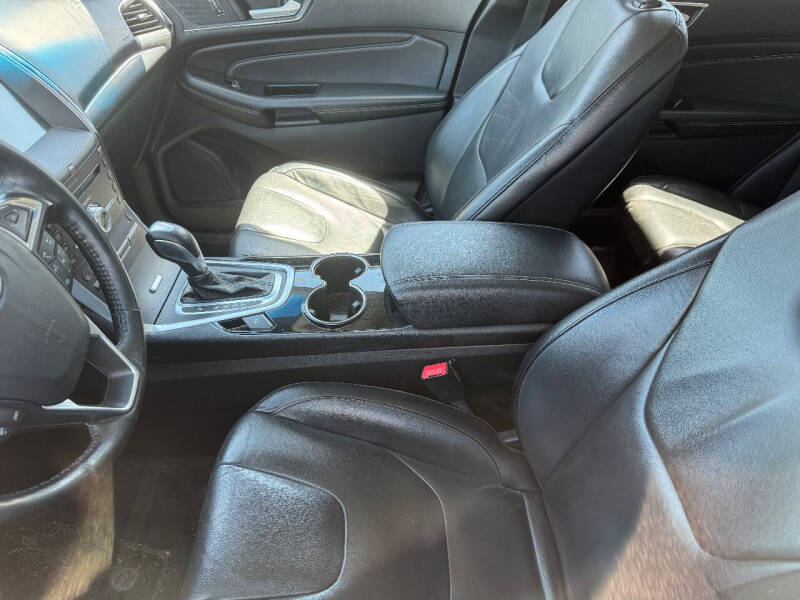 2017 Ford Edge Titanium