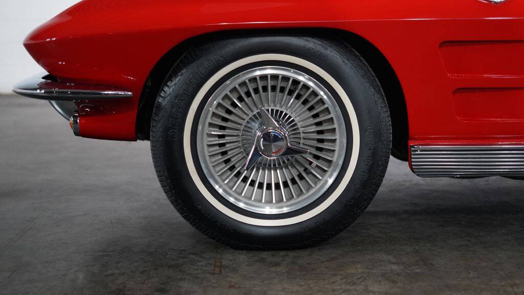 1963 Chevrolet Corvette 24