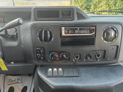 2014 Ford E-Series E-450 SD