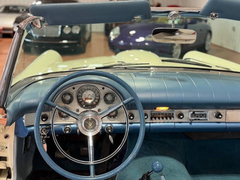 1957 Ford Thunderbird
