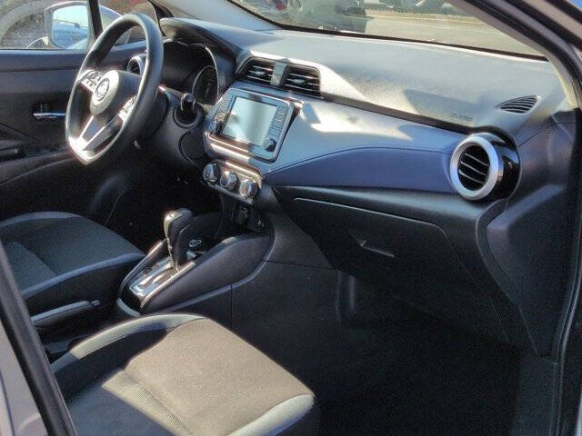 2023 Nissan Versa SV