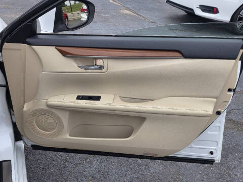 2014 Lexus ES 300h