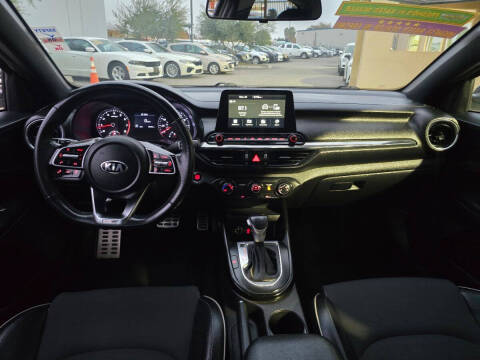 2021 Kia Forte GT Line