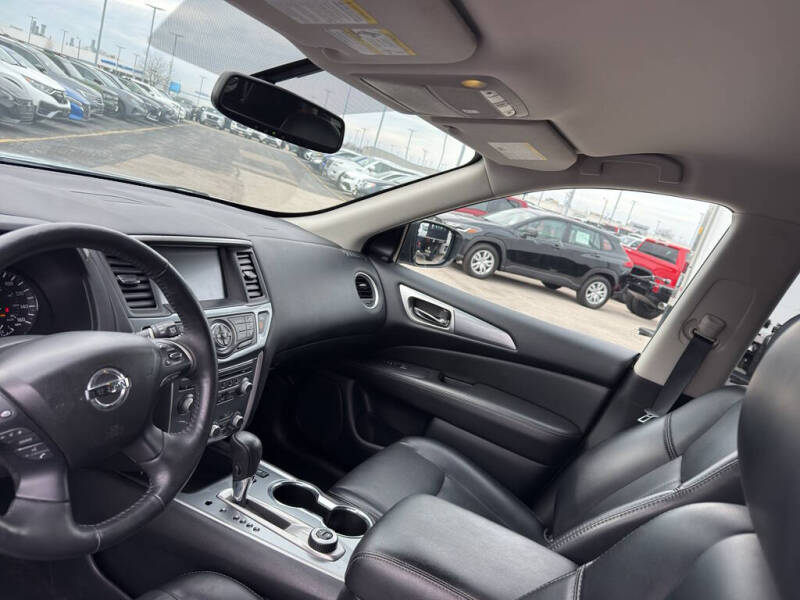 2020 Nissan Pathfinder SL