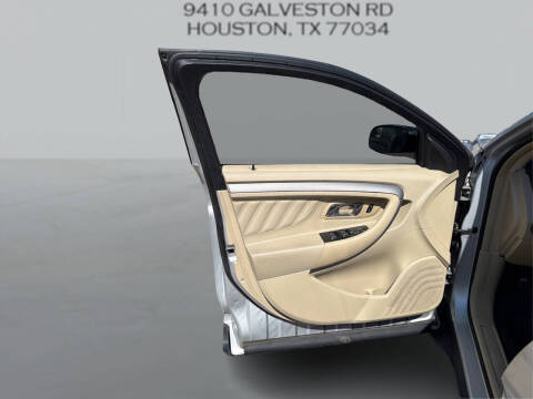 2014 Ford Taurus SE