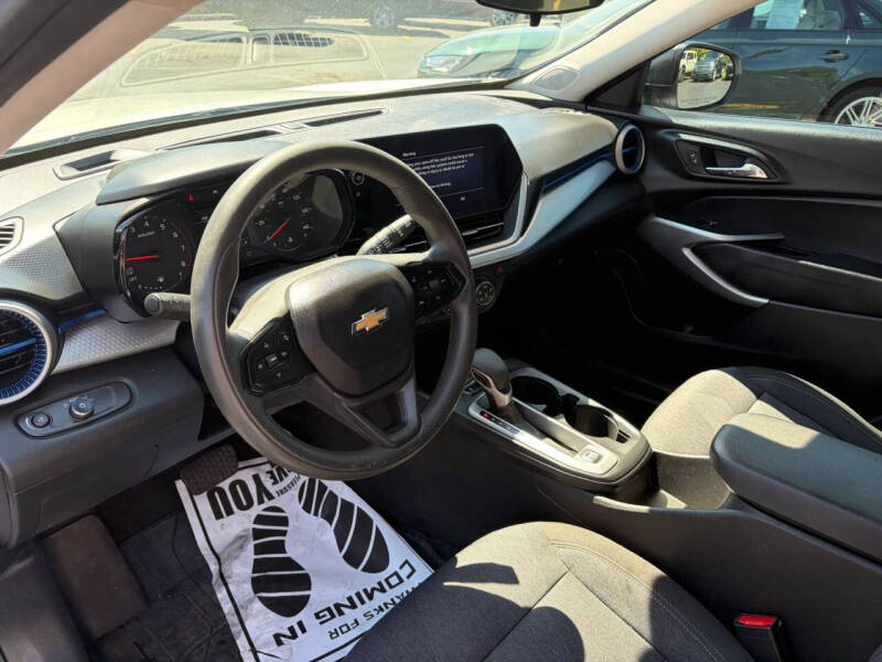 2024 Chevrolet Trax LS