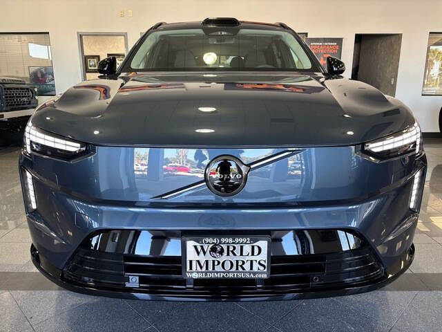 2025 Volvo EX90 12