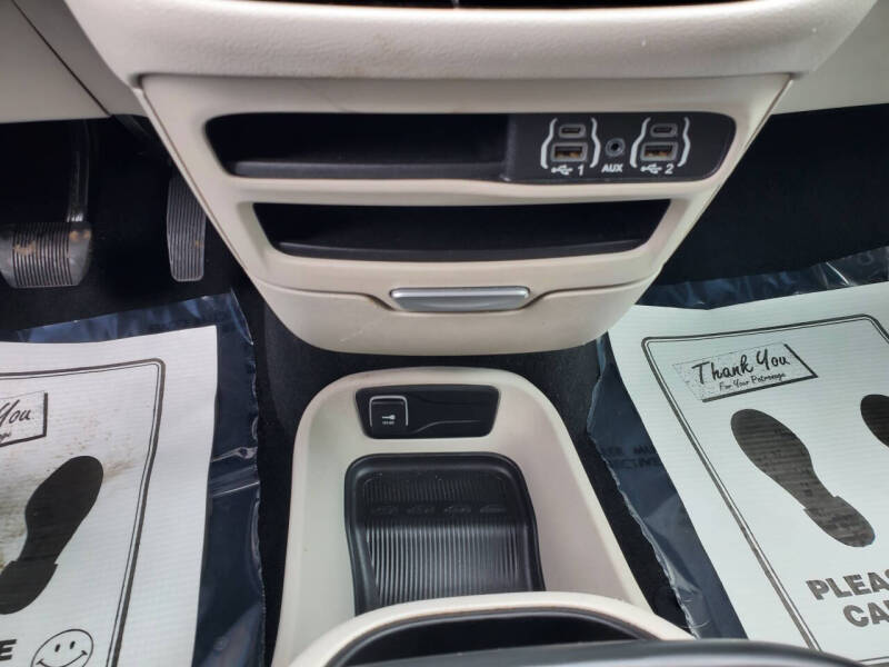 2024 Chrysler Pacifica Touring L