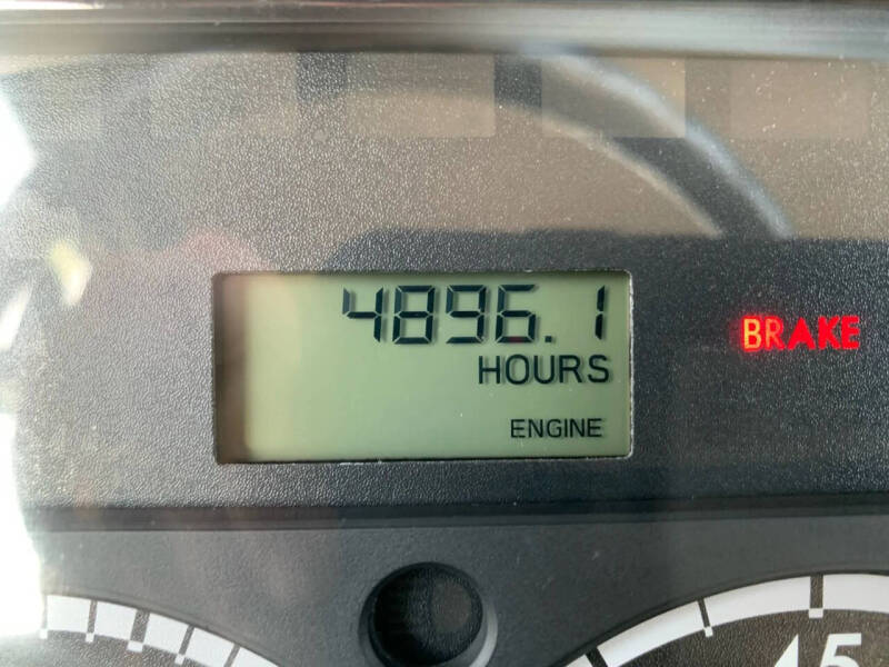 2011 Freightliner M2 112V