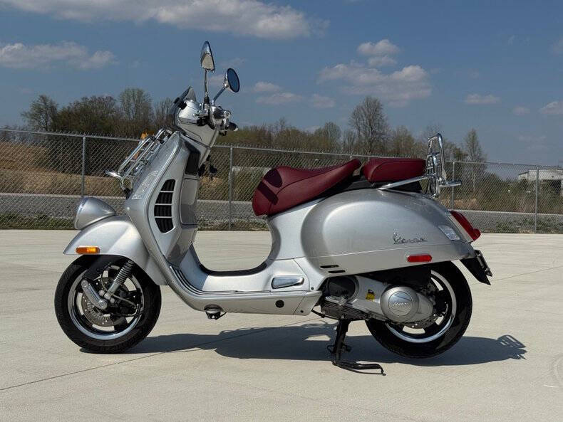 2016 Vespa GTV 300
