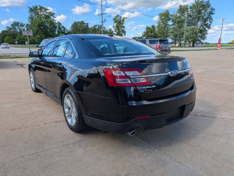 2018 Ford Taurus SE