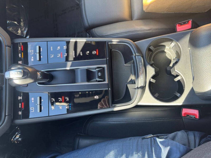 2023 Porsche Macan T