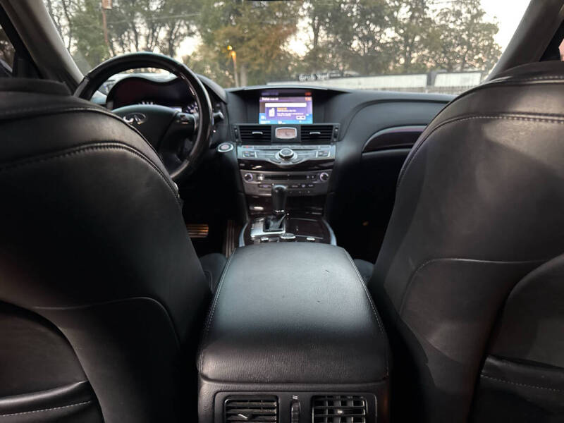 2012 Infiniti M37